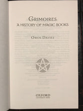 GRIMOIRES: A HISTORY OF MAGIC BOOKS - Davies, 1st 2009, WITCHCRAFT MAGICK SPELLS