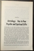 GUIDEPOSTS TO MYSTICAL, MUNDANE INTERPRETATIONS - De Long, 1988 ASTROLOGY SIGNED