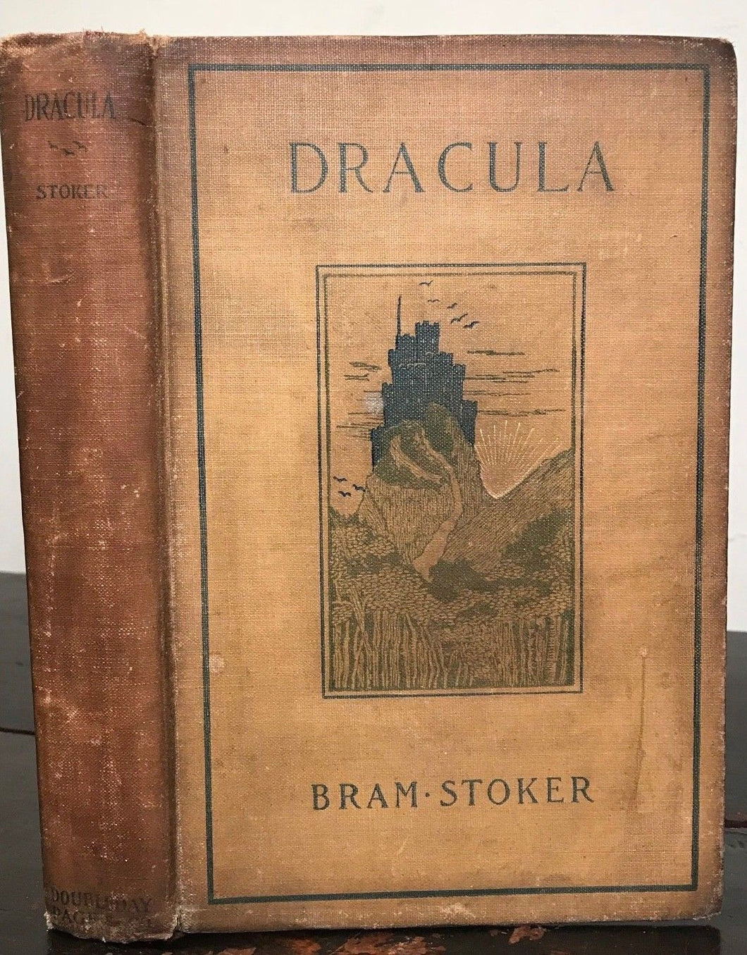 DRACULA by Bram Stoker - Early (6th) Edition, 1909 Doubleday - GOTHIC HORROR